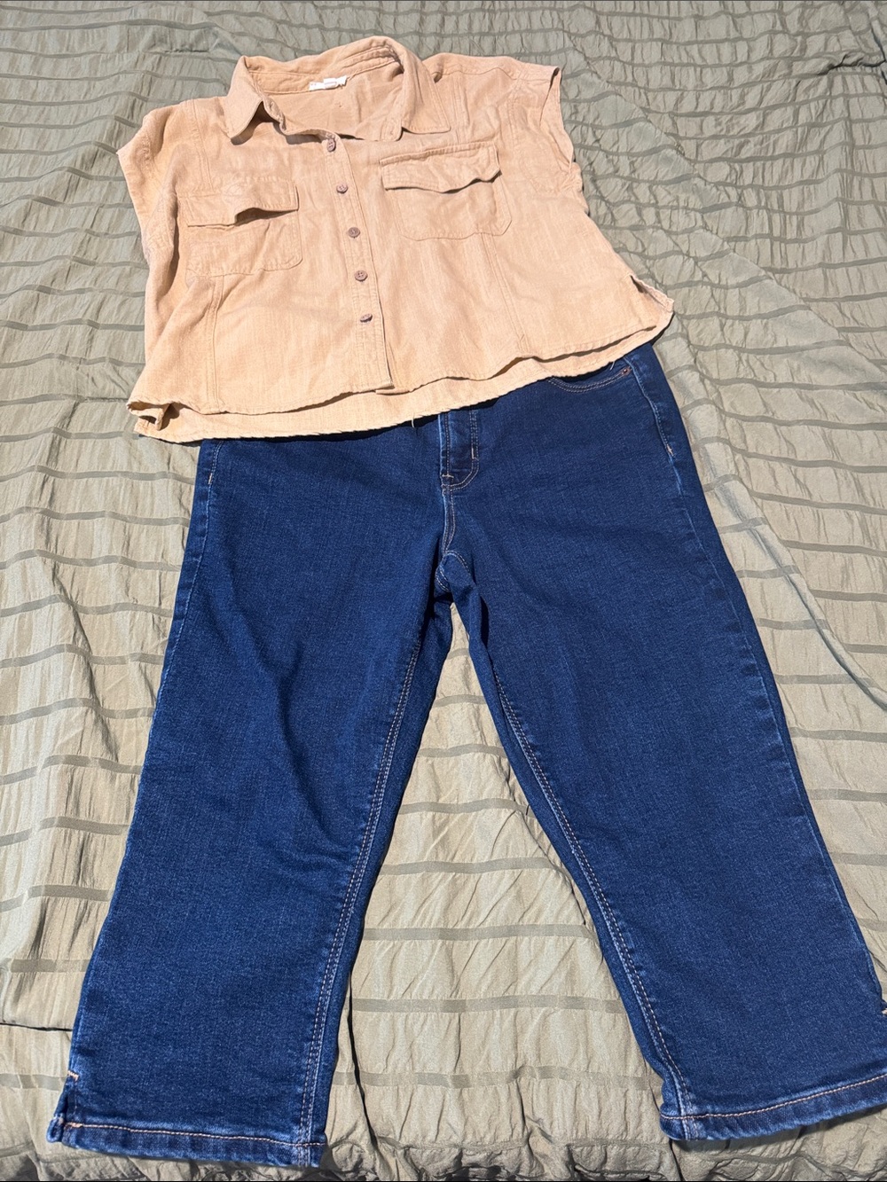 Old Navy Capri jeans with top!